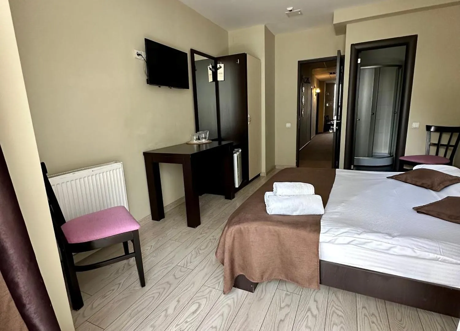 Lion'S Hotel Bucharest
