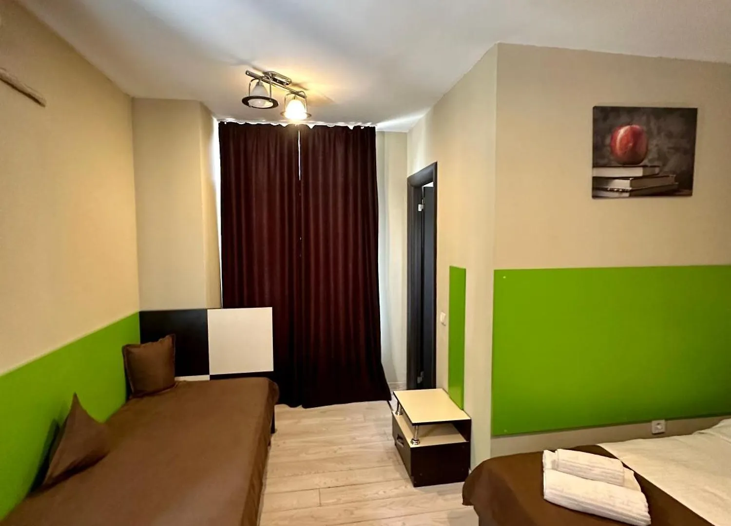 Lion'S Hotel Bucharest